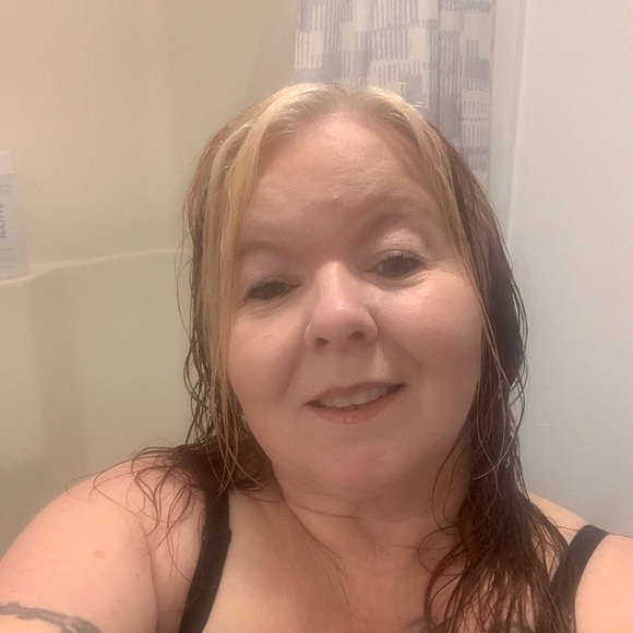 Meet your Posher, Stephanie - Picture 1 of 1